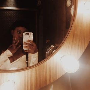 Meet your Posher, Donique